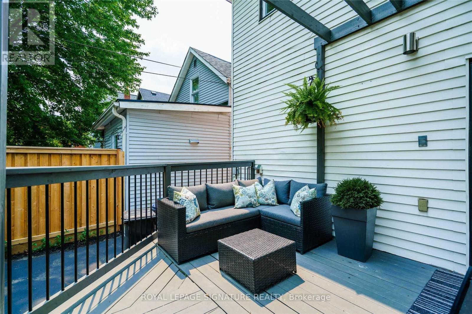 Upper - 27 Coleridge Avenue, Toronto, Ontario  M4C 4H4 - Photo 23 - E13460224