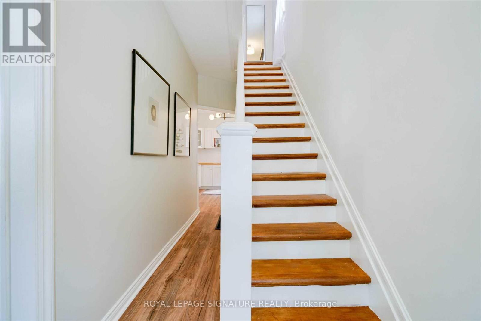 Upper - 27 Coleridge Avenue, Toronto, Ontario  M4C 4H4 - Photo 7 - E13460224