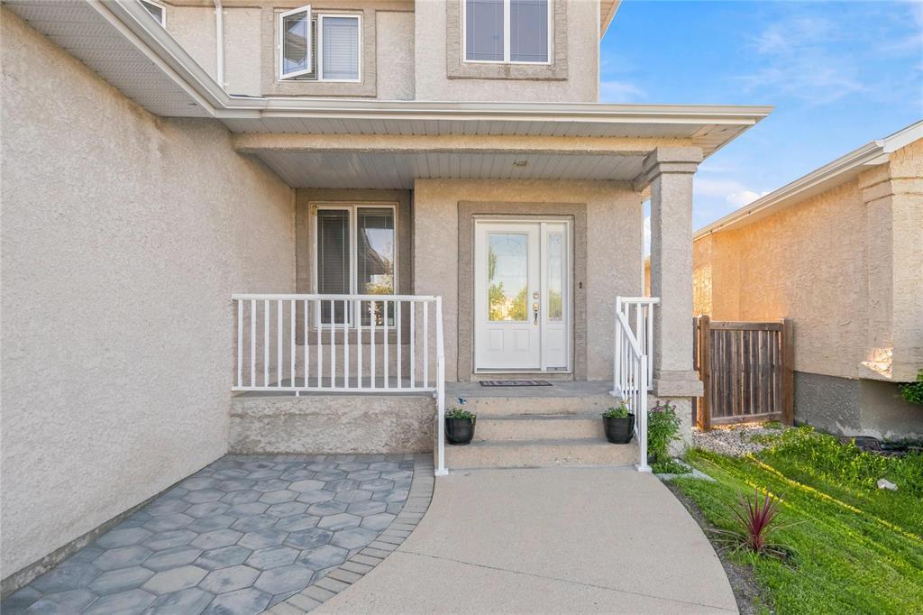 361 Bairdmore Boulevard, Winnipeg, Manitoba  R3T 6B1 - Photo 2 - 202614212