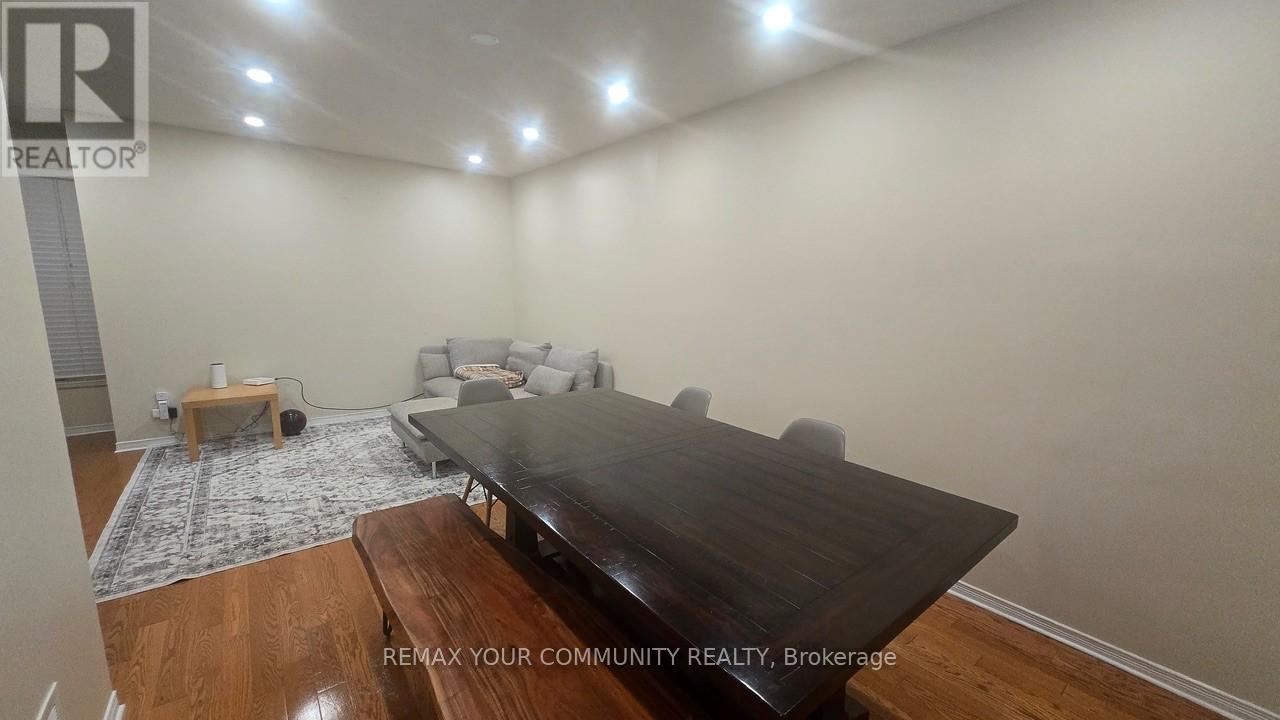 25 - 741 Caradonna Crescent, Newmarket, Ontario  L3X 1W5 - Photo 3 - N13460354