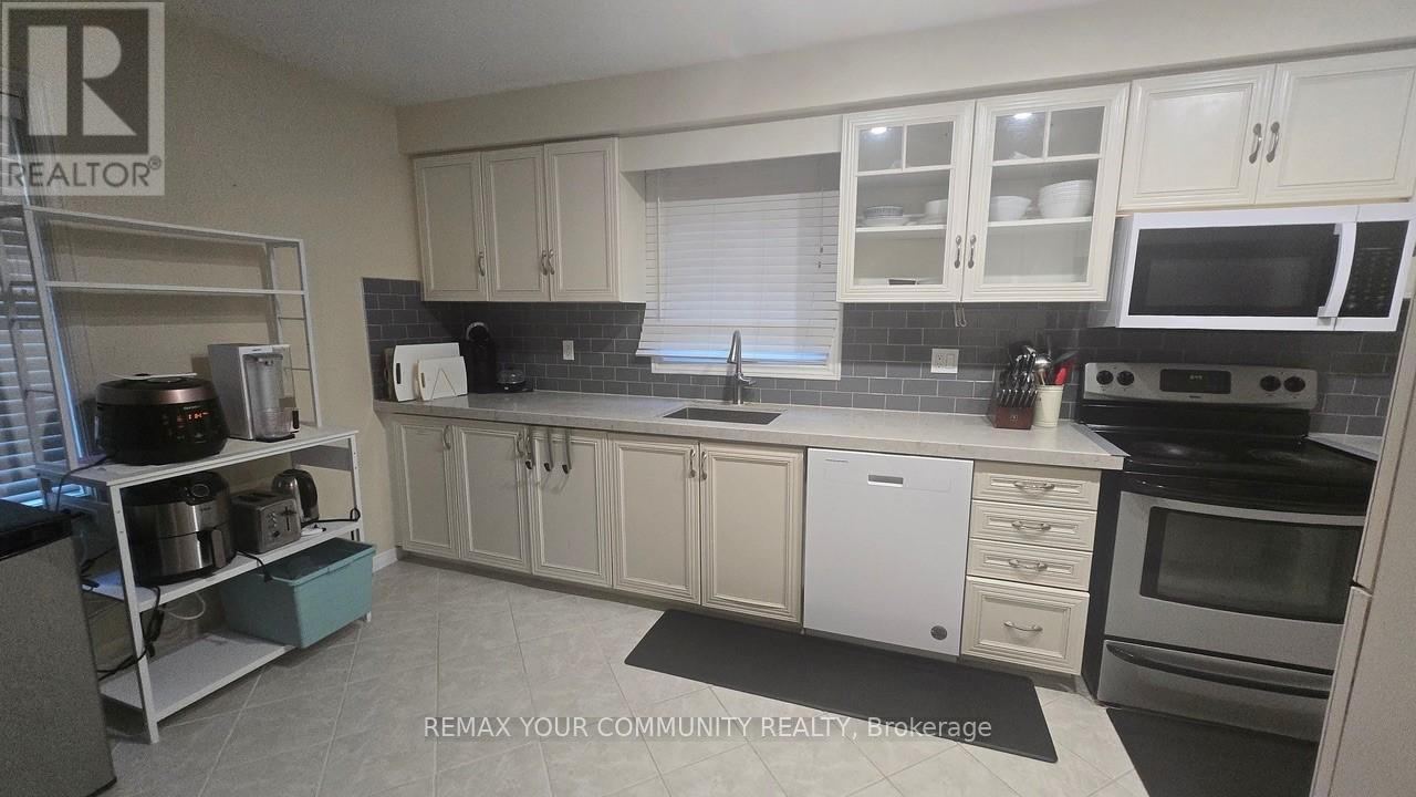 25 - 741 Caradonna Crescent, Newmarket, Ontario  L3X 1W5 - Photo 7 - N13460354