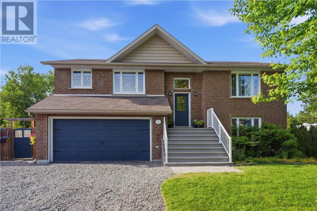 44 Patricia Street, Lively, Ontario  P3Y 1B1 - Photo 1 - 2128636