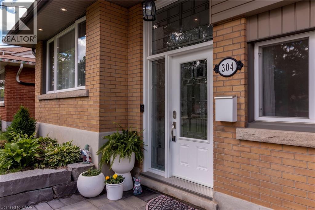 304 Greenfield Avenue, Kitchener, Ontario  N2C 1E1 - Photo 3 - 40839979