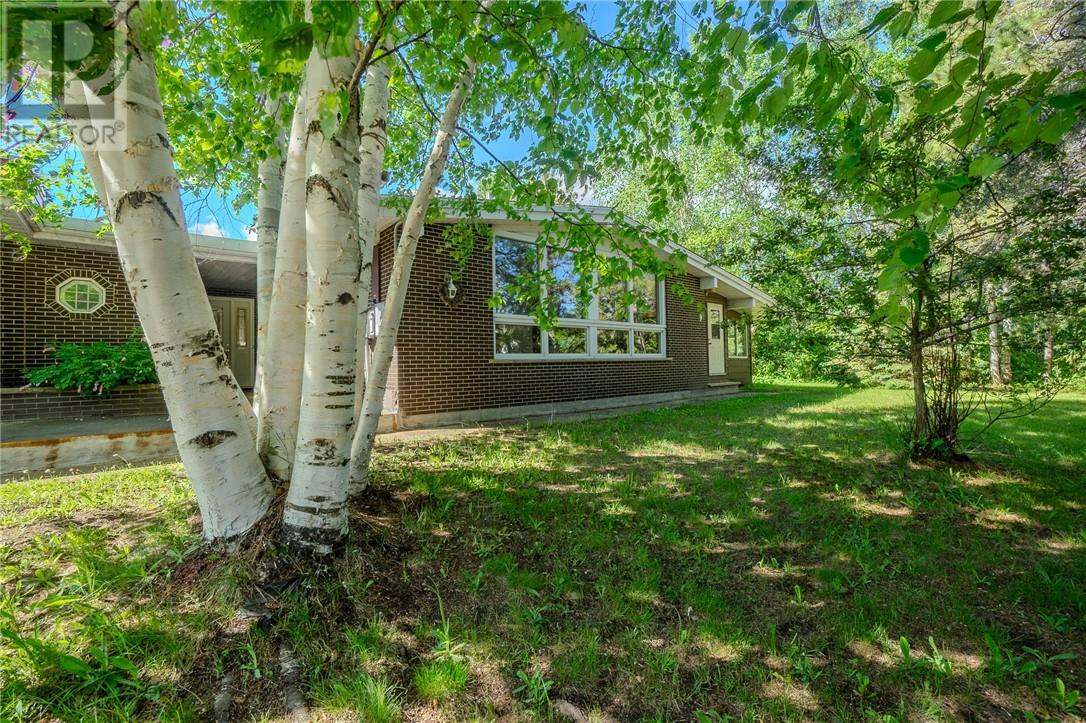 4853 Regional Road 55, Whitefish, Ontario  P0M 3E0 - Photo 2 - 2128573