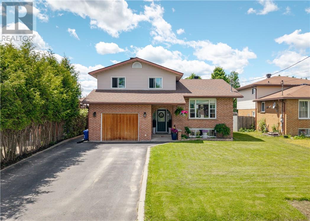 3825 Macmillan Drive, Val Caron, Ontario  P3N 1R7 - Photo 1 - 2128535
