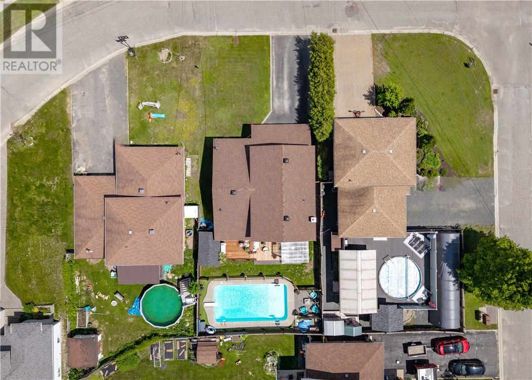 3825 Macmillan Drive, Val Caron, Ontario  P3N 1R7 - Photo 2 - 2128535