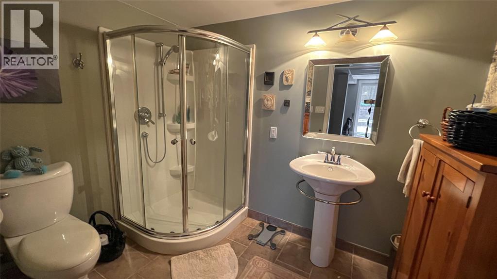 1275 Webster Drive, Sarnia photo 17