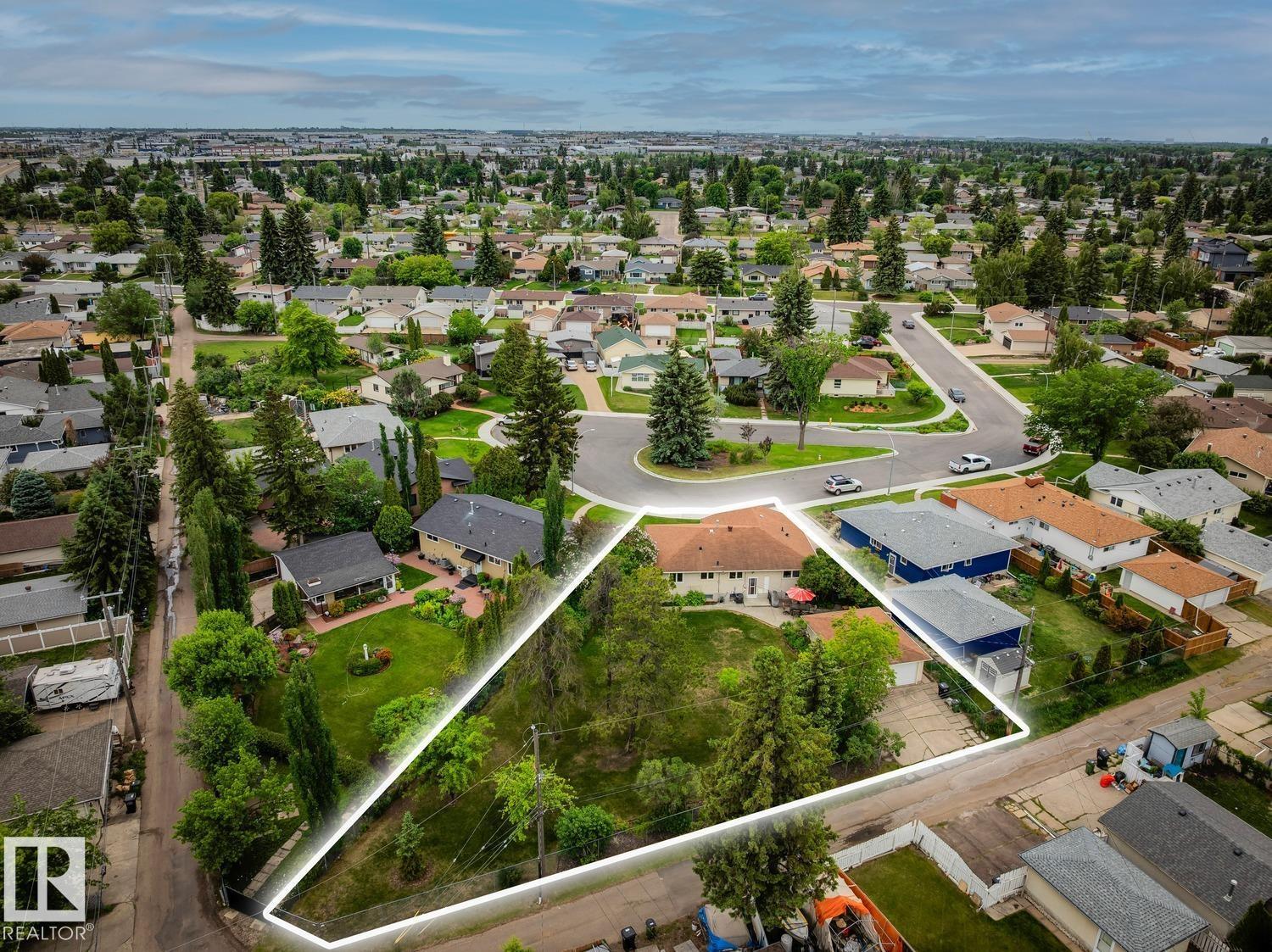 9044 56 ST NW, Edmonton, Alberta