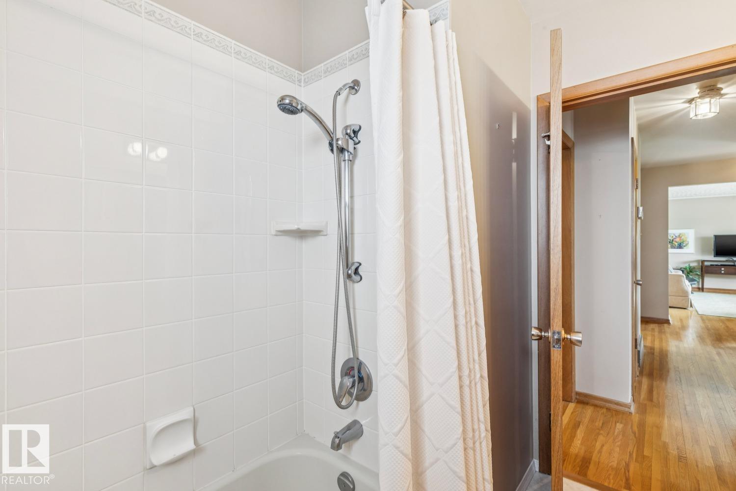9044 56 St NW, Edmonton, Alberta  T6B 1J2 - Photo 23 - E4494274