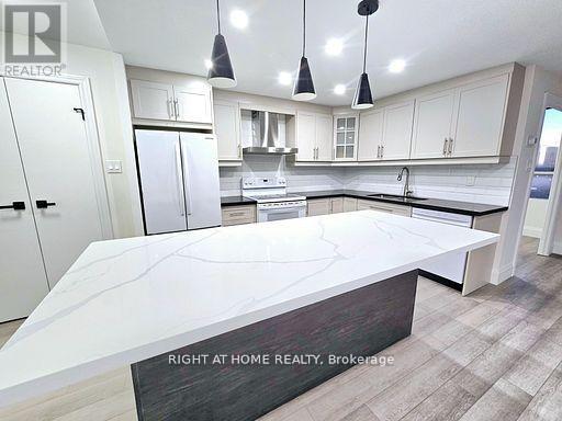 Sph8 - 3700 Kaneff Crescent, Mississauga, Ontario  L5A 4B8 - Photo 12 - W13460216