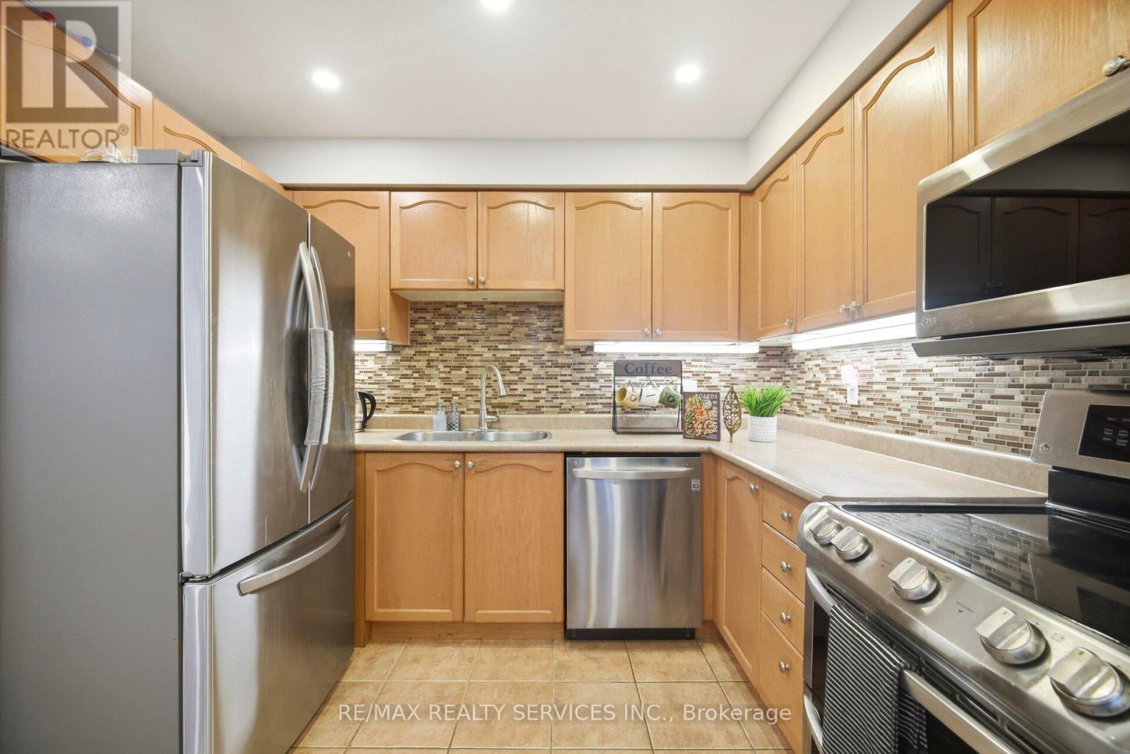 45 Sewells Lane, Brampton, Ontario  L7A 2Z9 - Photo 14 - W13460310