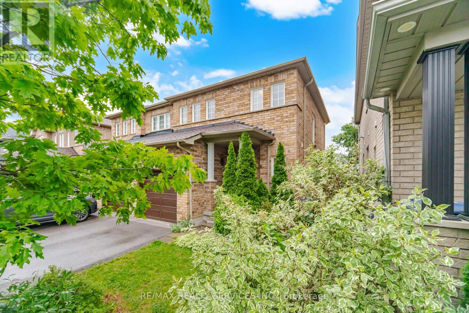 45 Sewells Lane, Brampton, Ontario  L7A 2Z9 - Photo 4 - W13460310