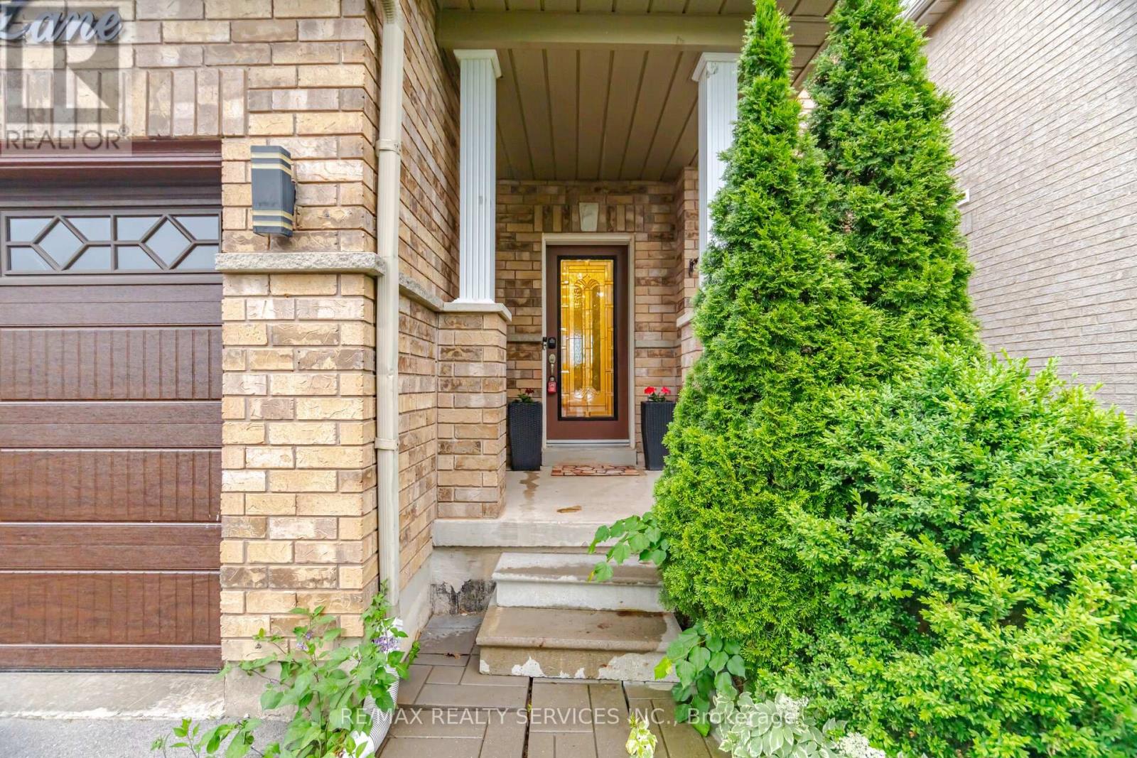 45 Sewells Lane, Brampton, Ontario  L7A 2Z9 - Photo 5 - W13460310