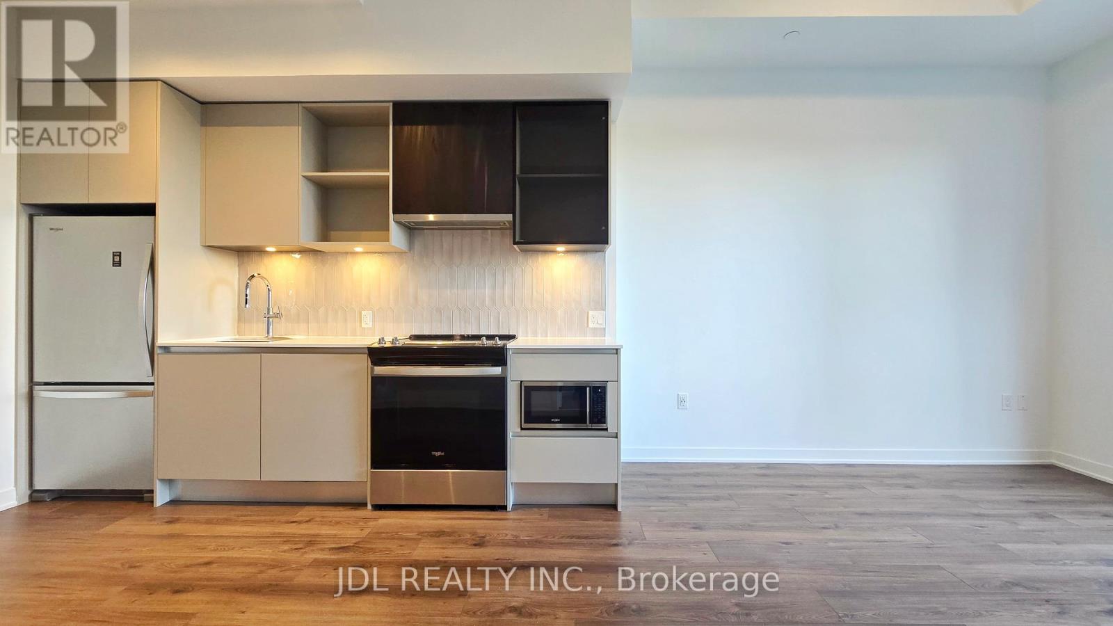 236 - 395 Dundas Street W, Oakville, Ontario  L6M 5R8 - Photo 3 - W13460368