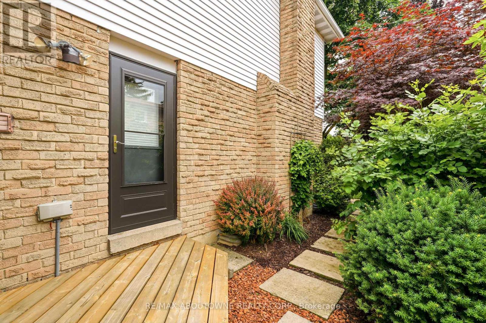 849 Syer Drive, Milton, Ontario  L9T 4C6 - Photo 32 - W13460380