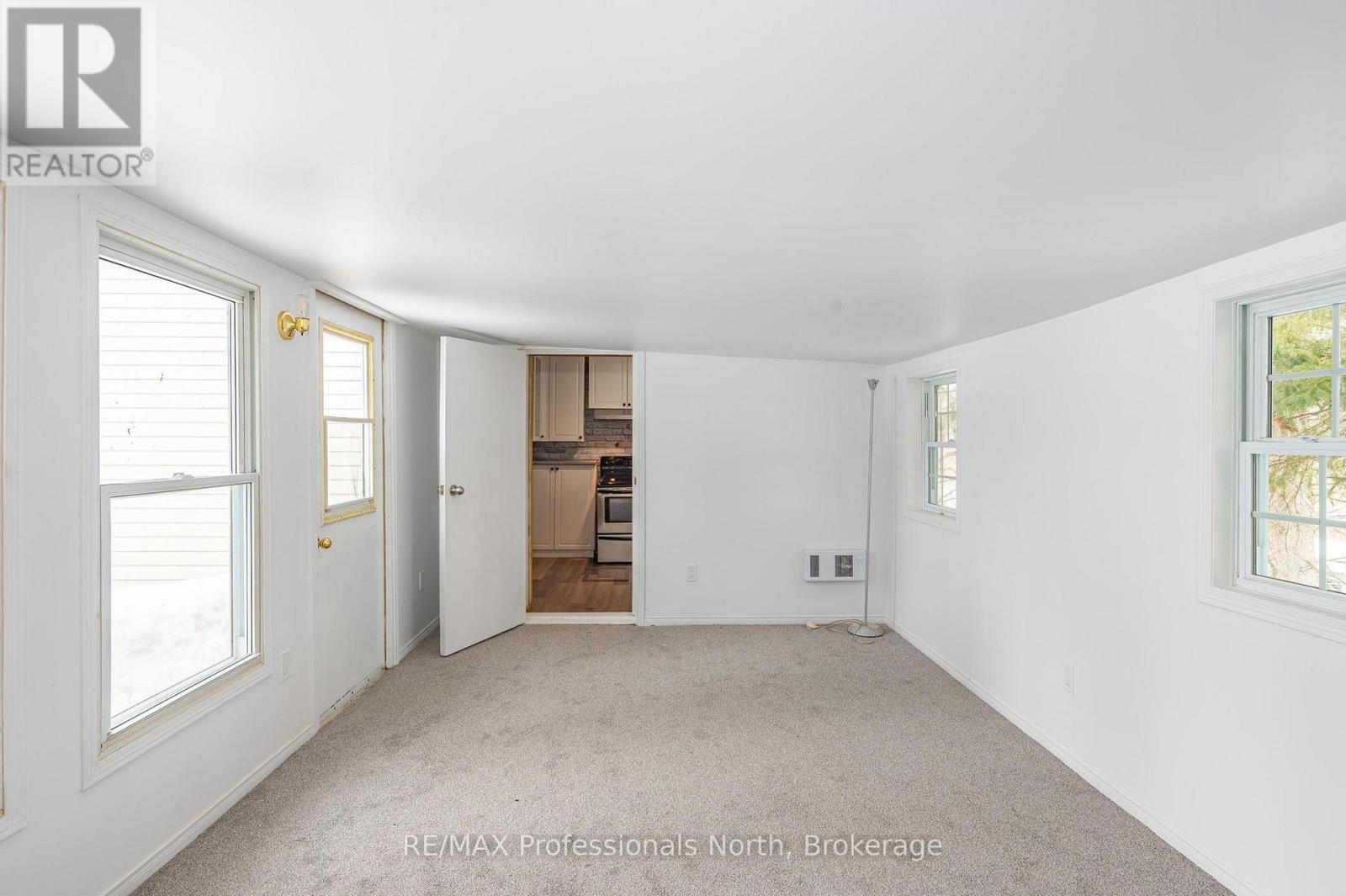 4 Dickson Street, Kawartha Lakes, Ontario  K0M 2A0 - Photo 14 - X12848358