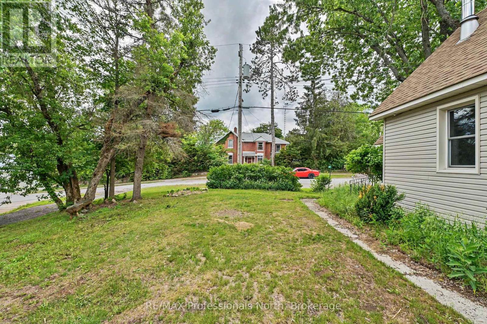 4 Dickson Street, Kawartha Lakes, Ontario  K0M 2A0 - Photo 34 - X12848358