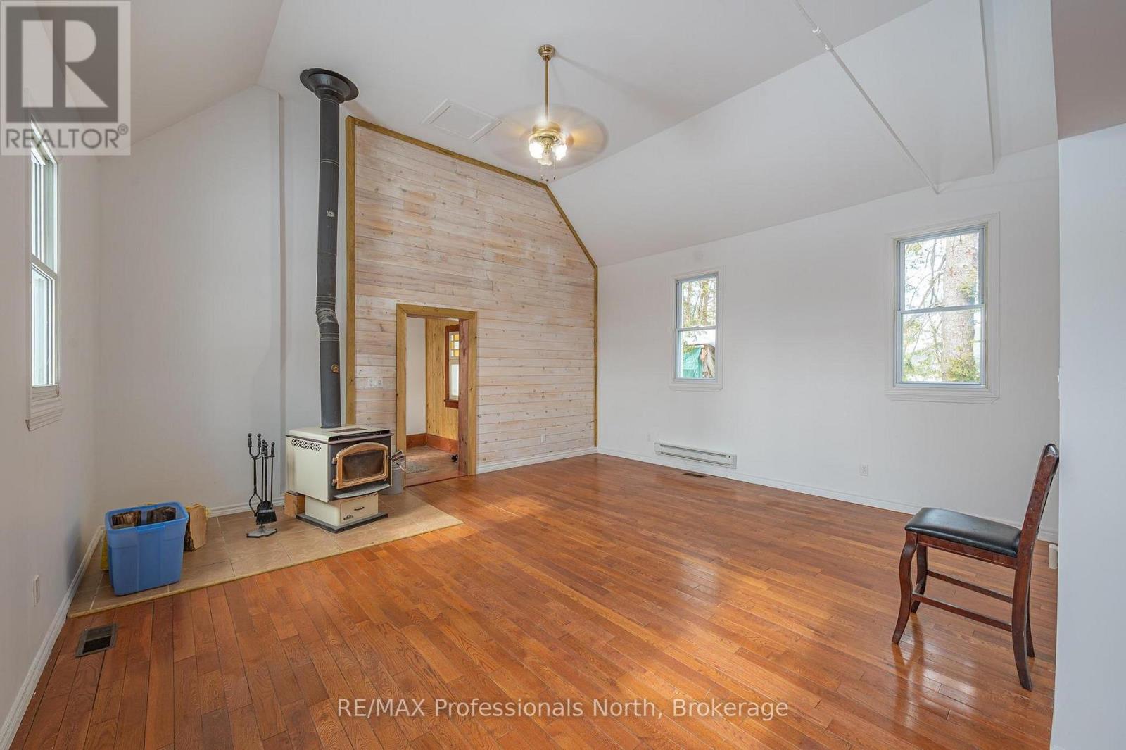 4 Dickson Street, Kawartha Lakes, Ontario  K0M 2A0 - Photo 7 - X12848358