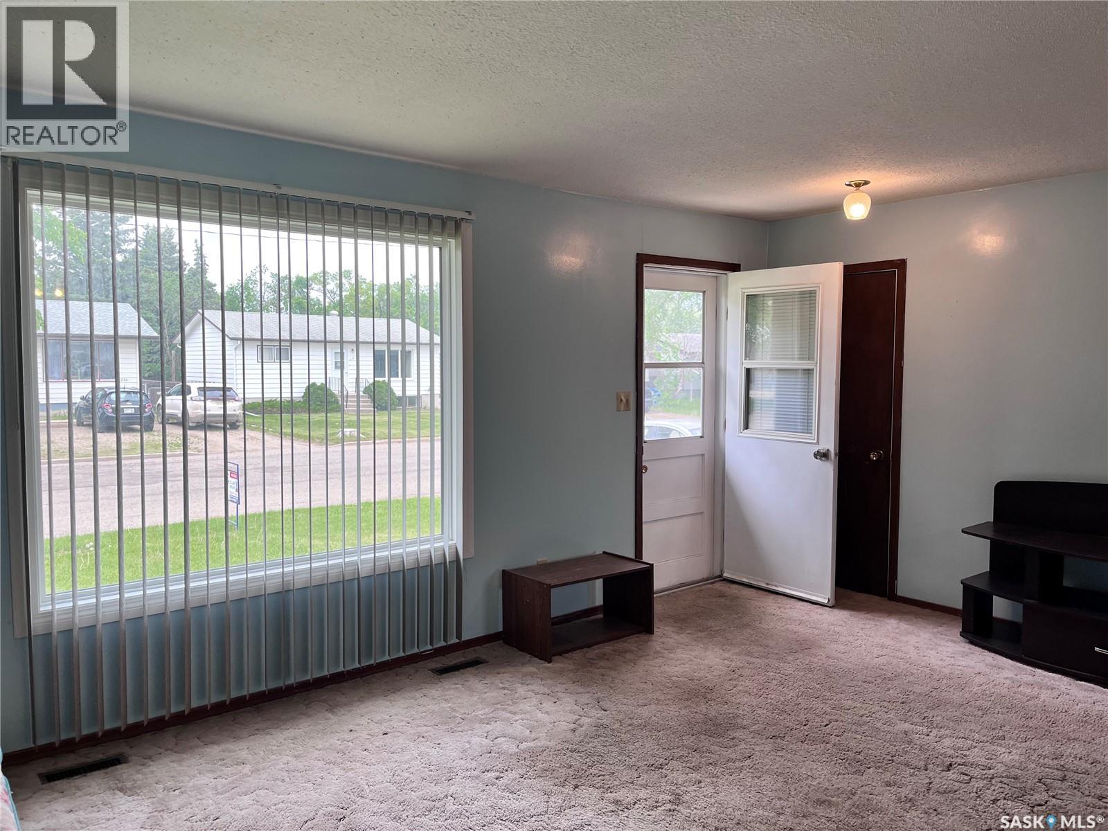 215 Burns Avenue W, Melfort, Saskatchewan  S0E 1A0 - Photo 3 - SK039848