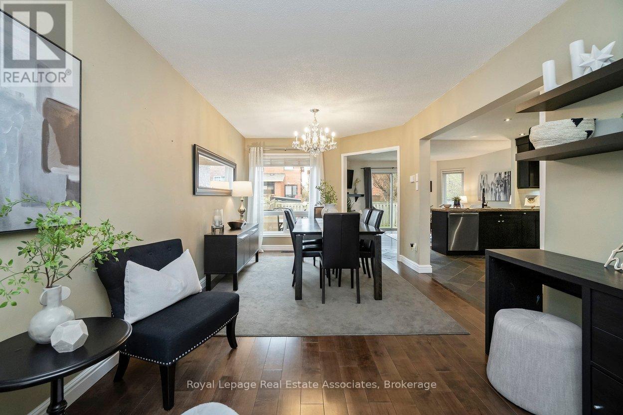 7321 Sandhurst Drive, Mississauga, Ontario  L5N 7G8 - Photo 5 - W13103706