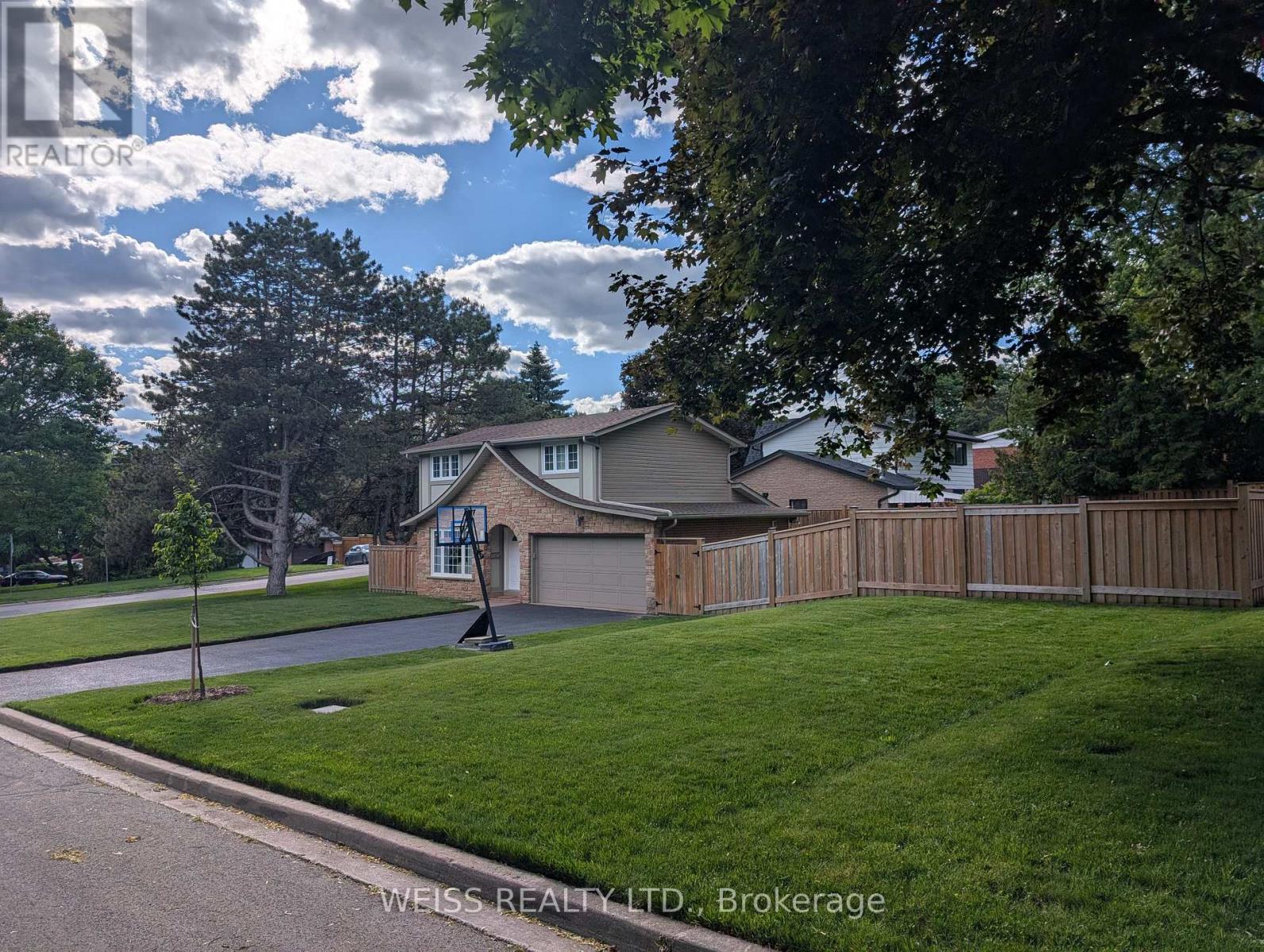 96 Tudor Glen Crescent, Toronto, Ontario  M1C 2S4 - Photo 2 - E13019286
