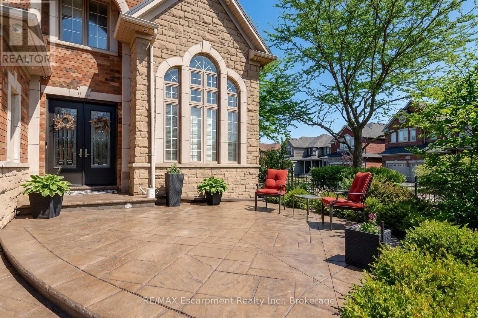 2298 Salcome Drive, Oakville, Ontario  L6H 7N2 - Photo 5 - W13460478