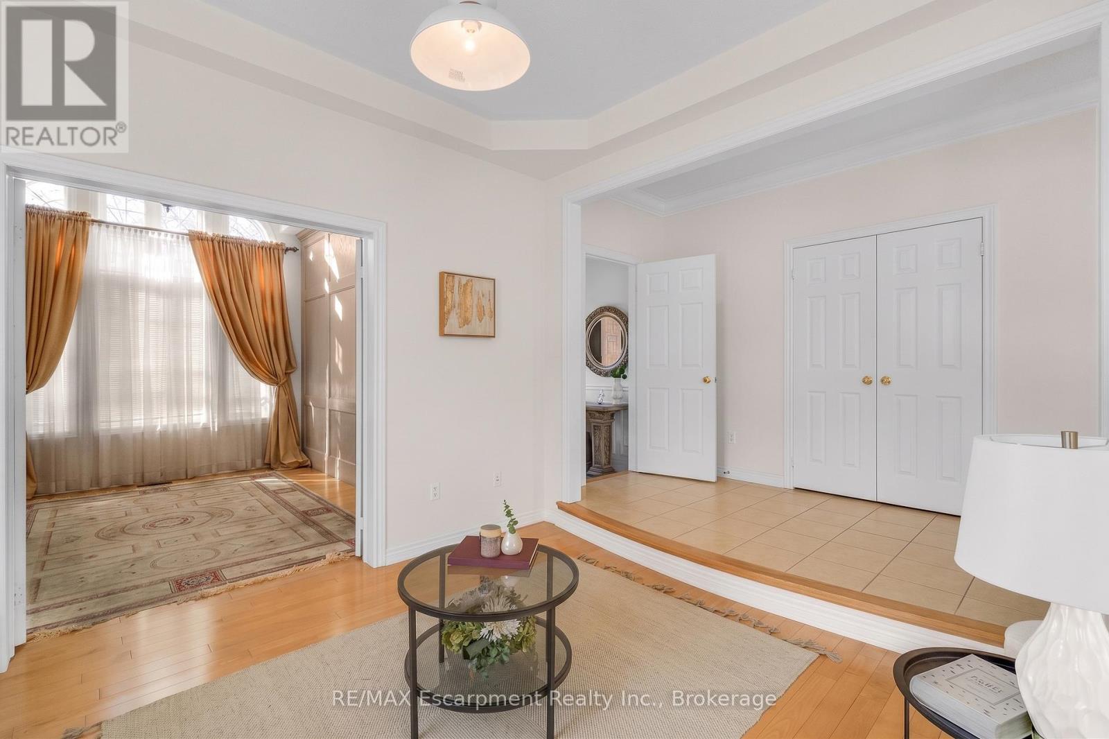 2298 Salcome Drive, Oakville, Ontario  L6H 7N2 - Photo 9 - W13460478