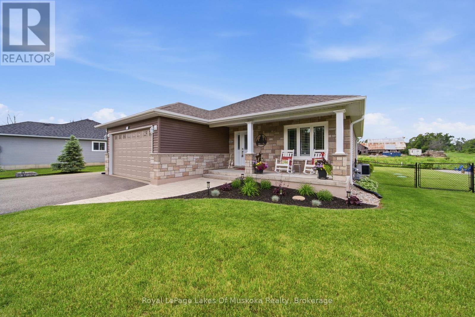 1948 Warminster Side Road, Oro-Medonte (Warminster), Ontario  L3V 0K5 - Photo 2 - S13460532