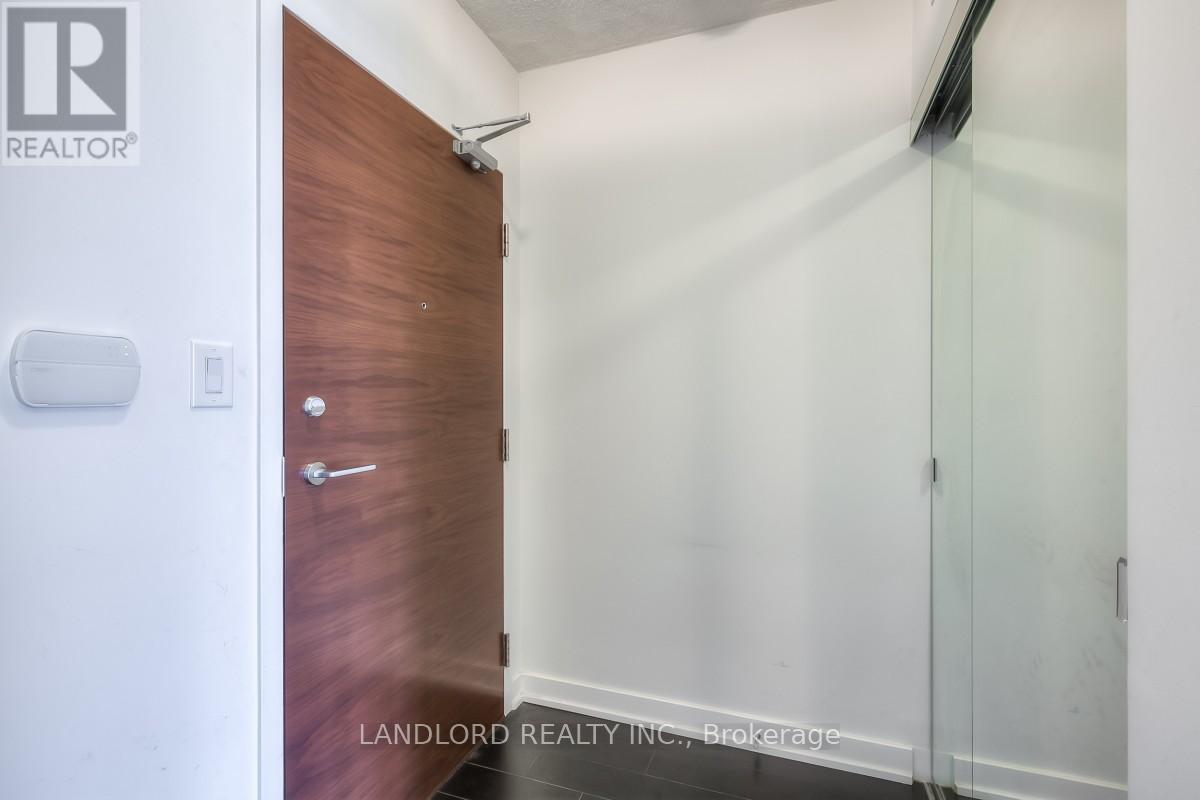 836 - 15 Iceboat Terrace, Toronto, Ontario M5V 4A5 - Photo 20 - C13458606