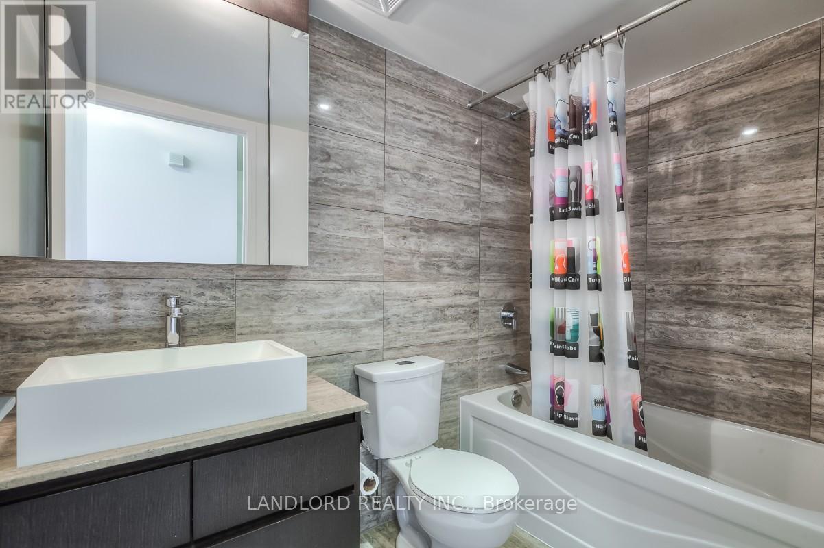 836 - 15 Iceboat Terrace, Toronto, Ontario M5V 4A5 - Photo 8 - C13458606