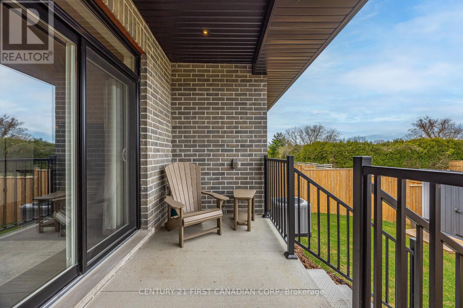 100 Rowe Avenue, South Huron, Ontario  N0M 1S1 - Photo 35 - X13460398