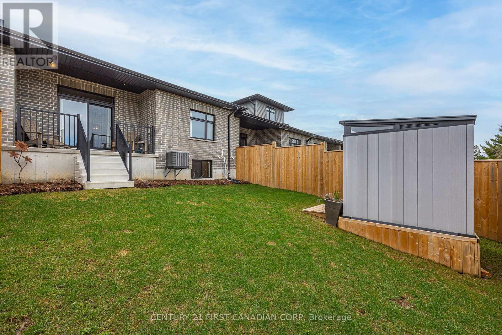 100 Rowe Avenue, South Huron, Ontario  N0M 1S1 - Photo 39 - X13460398