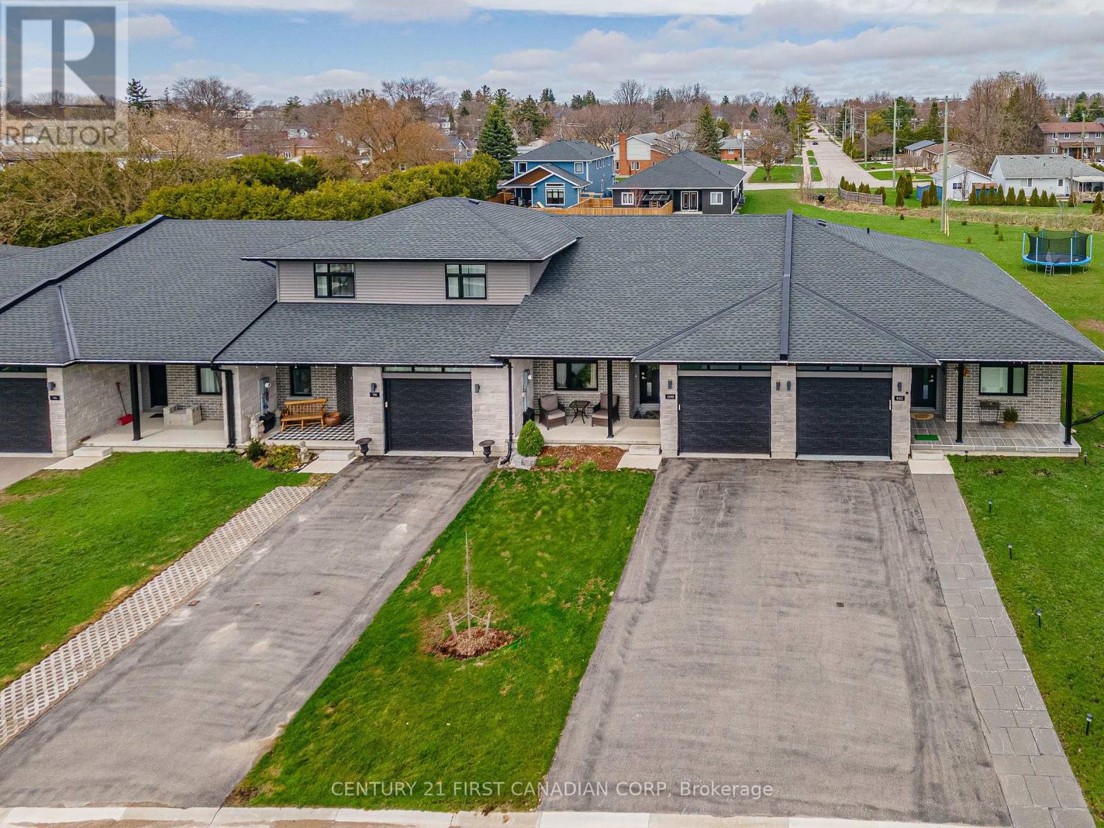 100 Rowe Avenue, South Huron, Ontario  N0M 1S1 - Photo 40 - X13460398