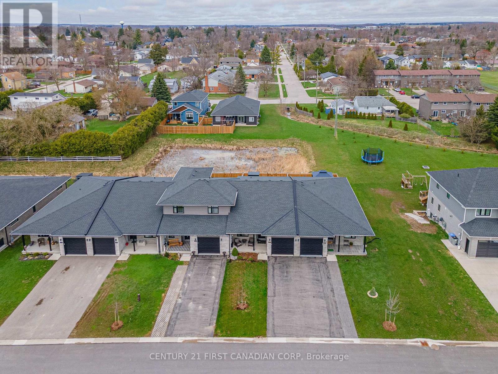 100 Rowe Avenue, South Huron, Ontario  N0M 1S1 - Photo 41 - X13460398