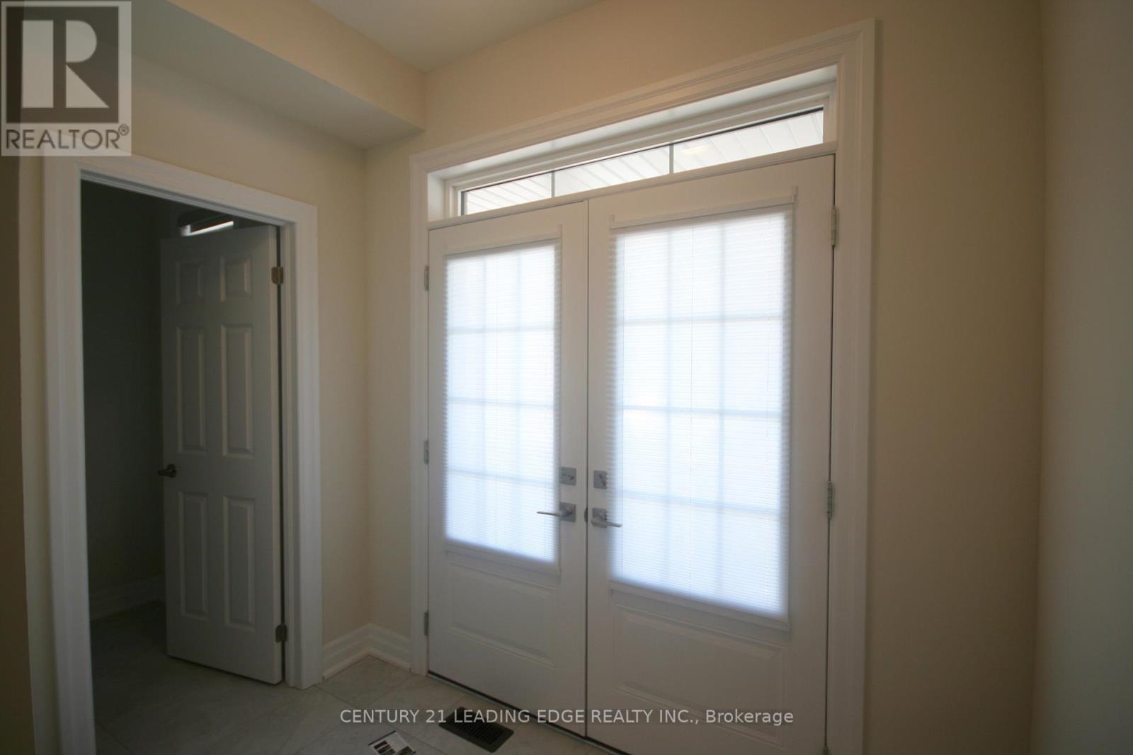 39 Ed Ewert Avenue, Clarington, Ontario L1B 1G9 - Photo 3 - E13458534