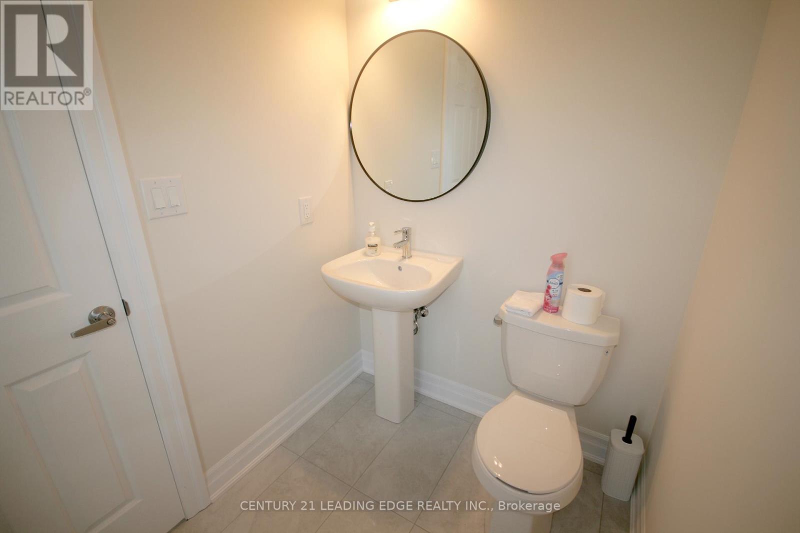 39 Ed Ewert Avenue, Clarington, Ontario L1B 1G9 - Photo 4 - E13458534
