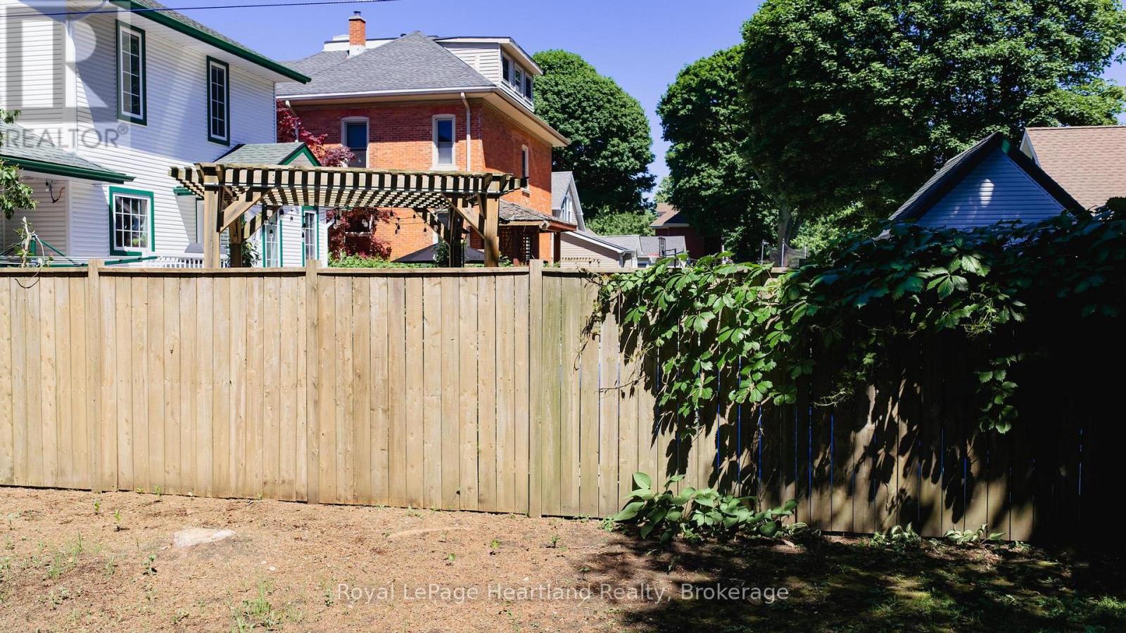 36 Trafalgar Street, Goderich (Goderich (Town)), Ontario  N7A 1T4 - Photo 40 - X13460488