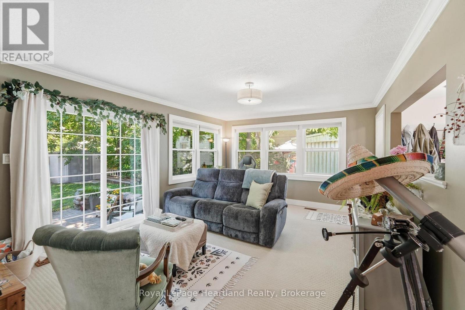 36 Trafalgar Street, Goderich (Goderich (Town)), Ontario  N7A 1T4 - Photo 6 - X13460488