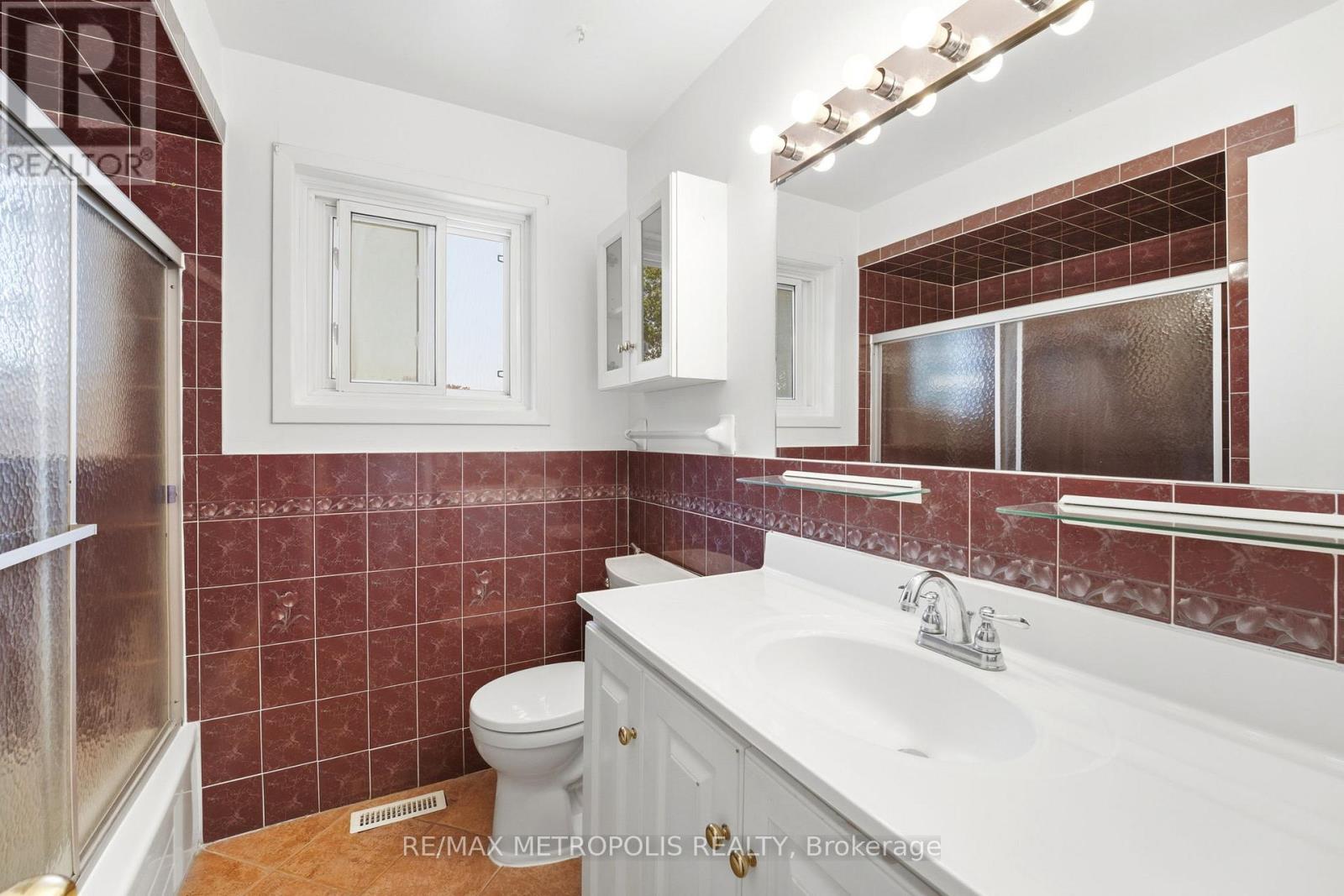 31 Langevin Crescent, Toronto, Ontario M1C 2B8 - Photo 18 - E13458672