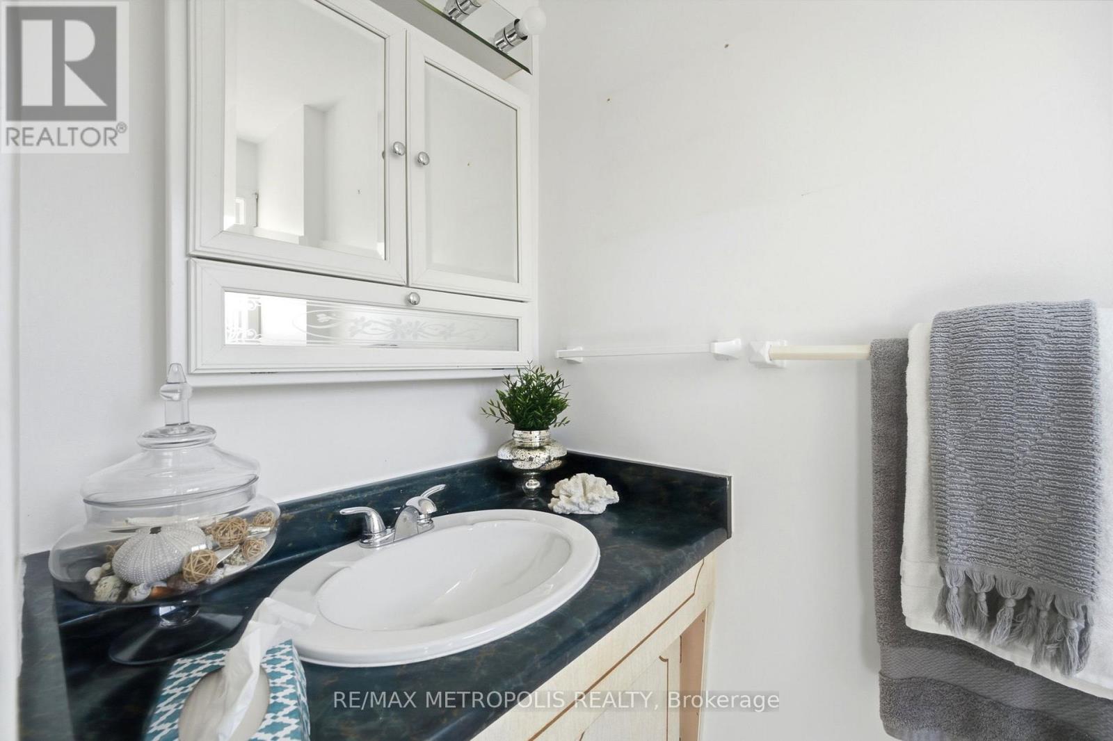 31 Langevin Crescent, Toronto, Ontario M1C 2B8 - Photo 34 - E13458672