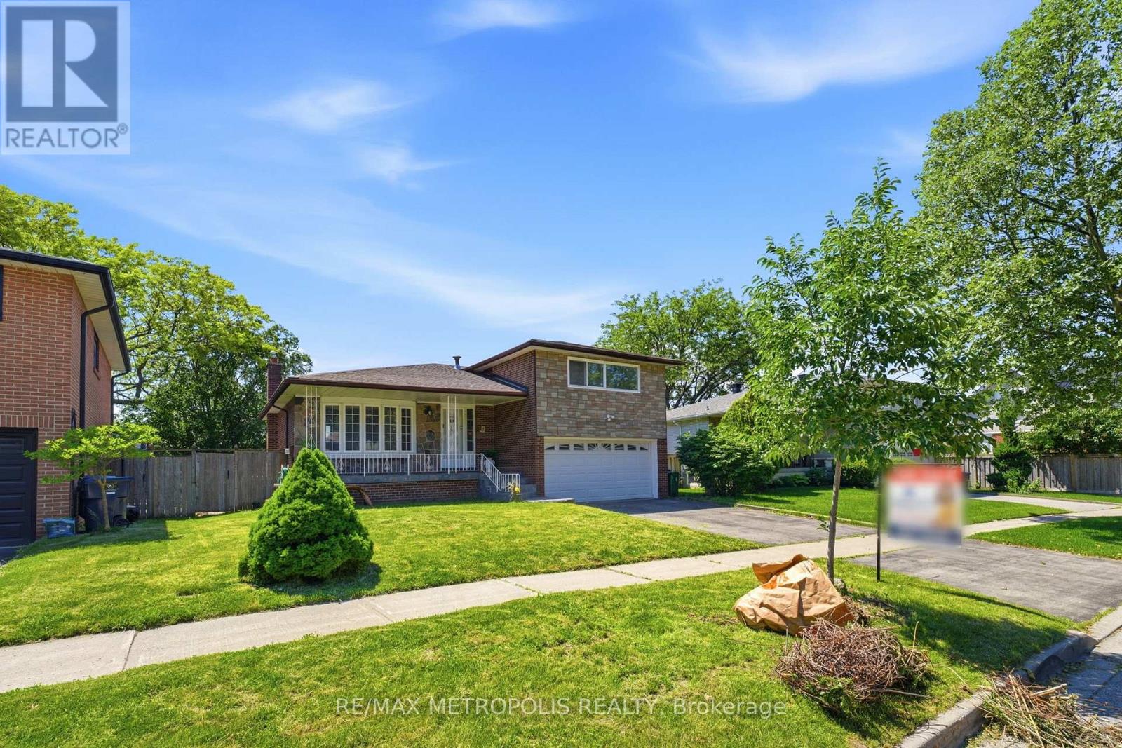 31 Langevin Crescent, Toronto, Ontario M1C 2B8 - Photo 4 - E13458672