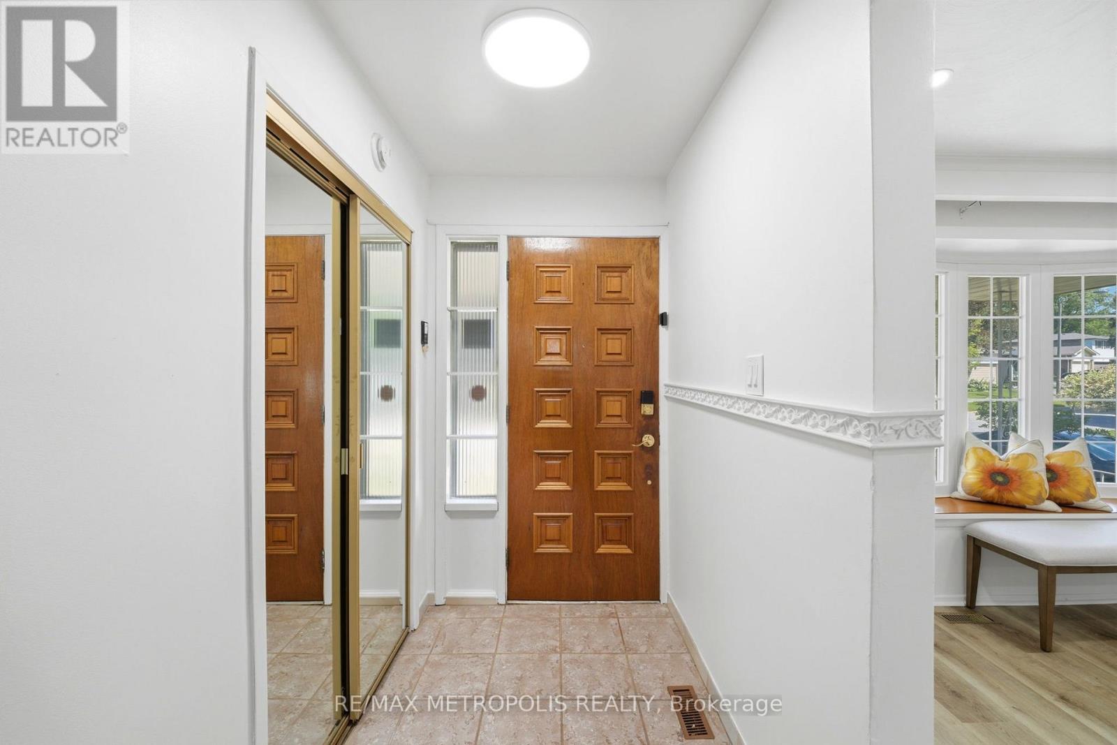 31 Langevin Crescent, Toronto, Ontario M1C 2B8 - Photo 6 - E13458672