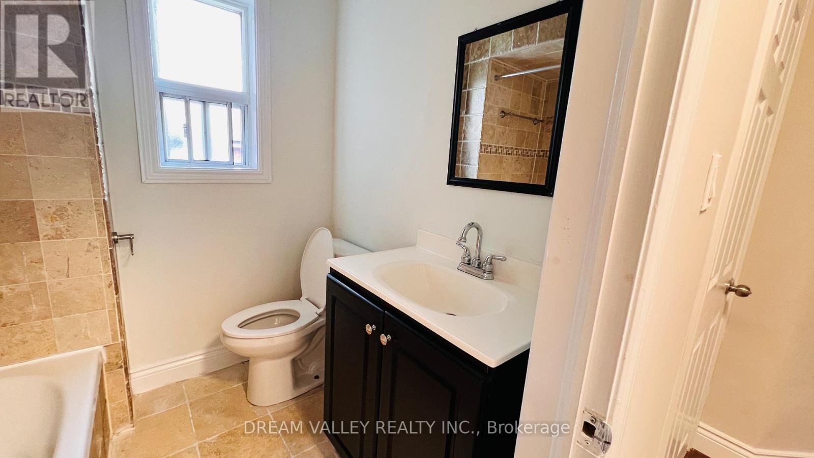 Main - 55 Colonial Avenue, Toronto, Ontario  M1M 2C4 - Photo 17 - E13458730