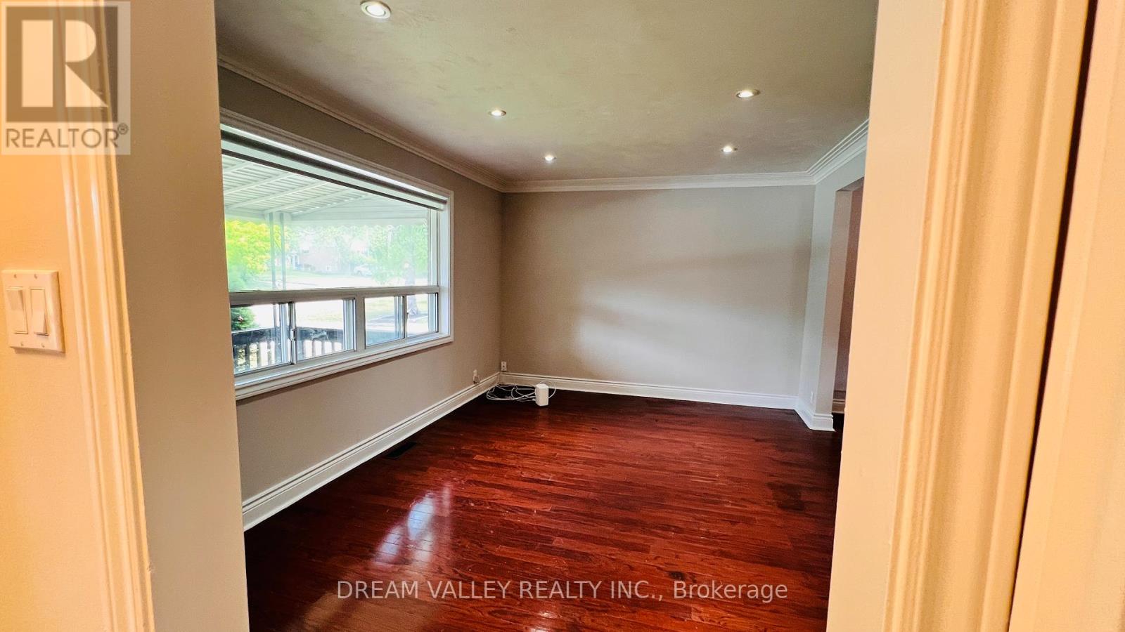 Main - 55 Colonial Avenue, Toronto, Ontario  M1M 2C4 - Photo 2 - E13458730