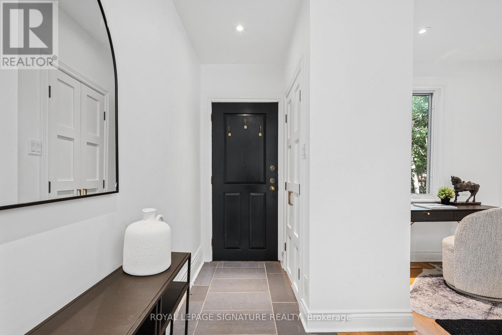 342 Logan Avenue, Toronto, Ontario  M4M 2N7 - Photo 5 - E13460170