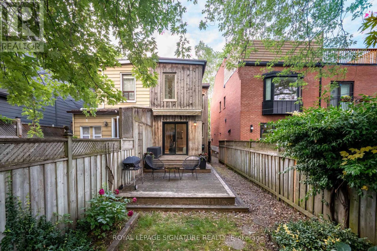 342 Logan Avenue, Toronto, Ontario  M4M 2N7 - Photo 33 - E13460170