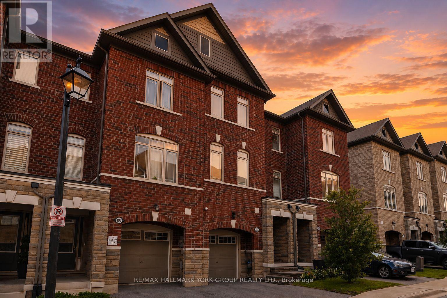104 GORDON CIRCLE, Newmarket, Ontario