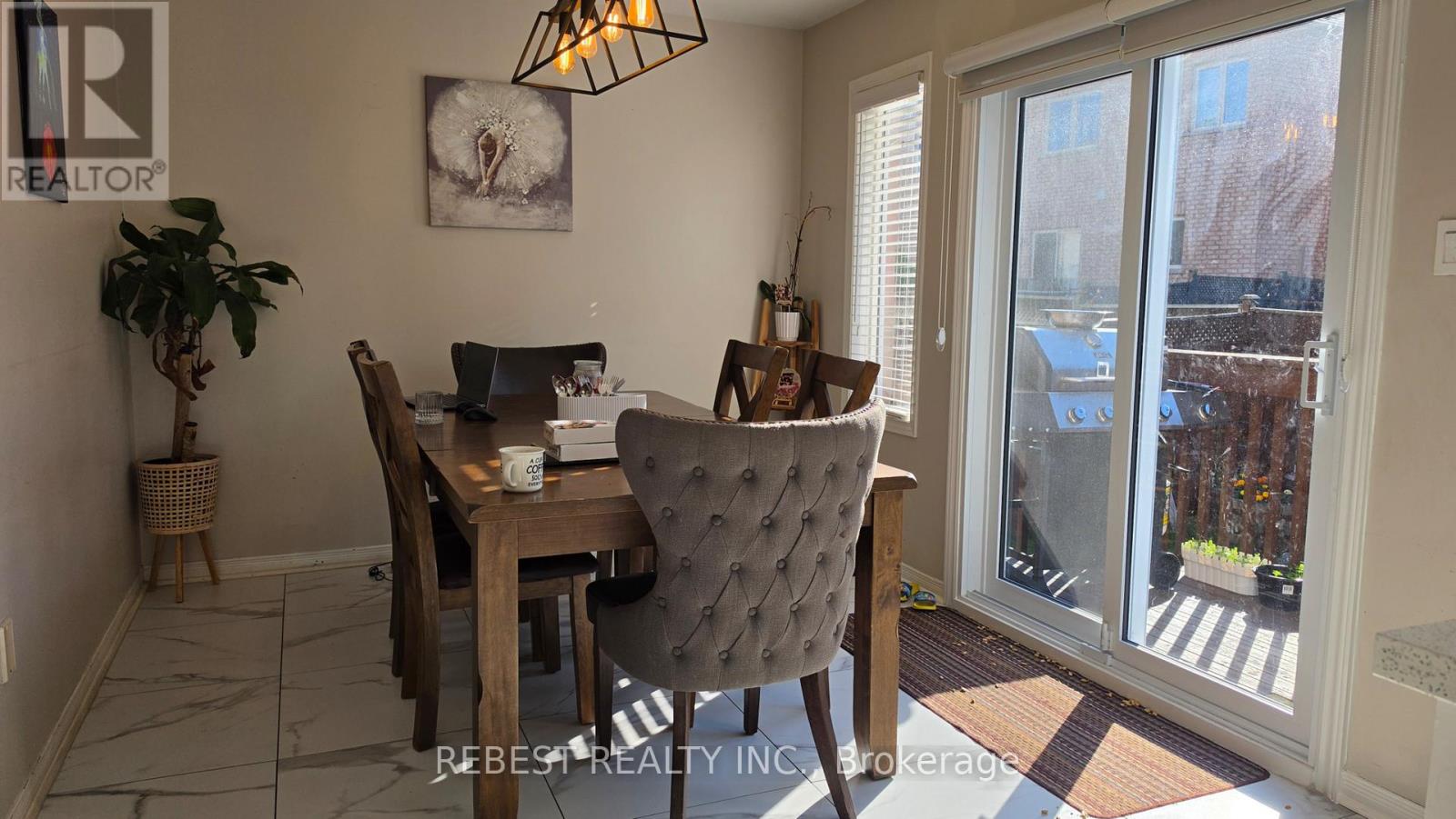 128 Starhill Crescent, Brampton, Ontario  L6R 2P9 - Photo 10 - W13454988