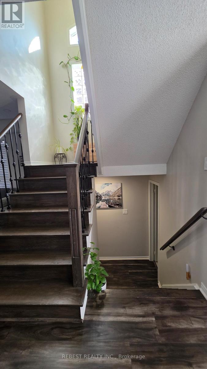 128 Starhill Crescent, Brampton, Ontario  L6R 2P9 - Photo 28 - W13454988