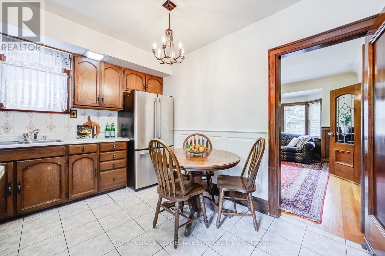 51 Halford Avenue, Toronto, Ontario  M6S 4E9 - Photo 15 - W13458368